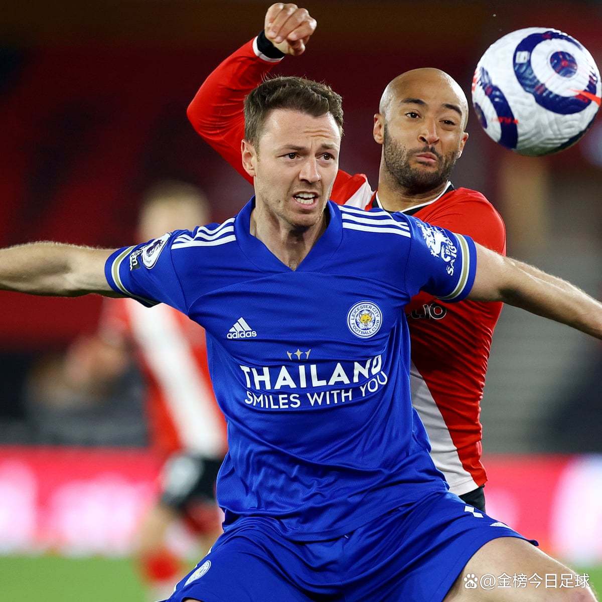 包含阿森纳主场不敌莱切斯特城，遭遇尴尬失利！的词条