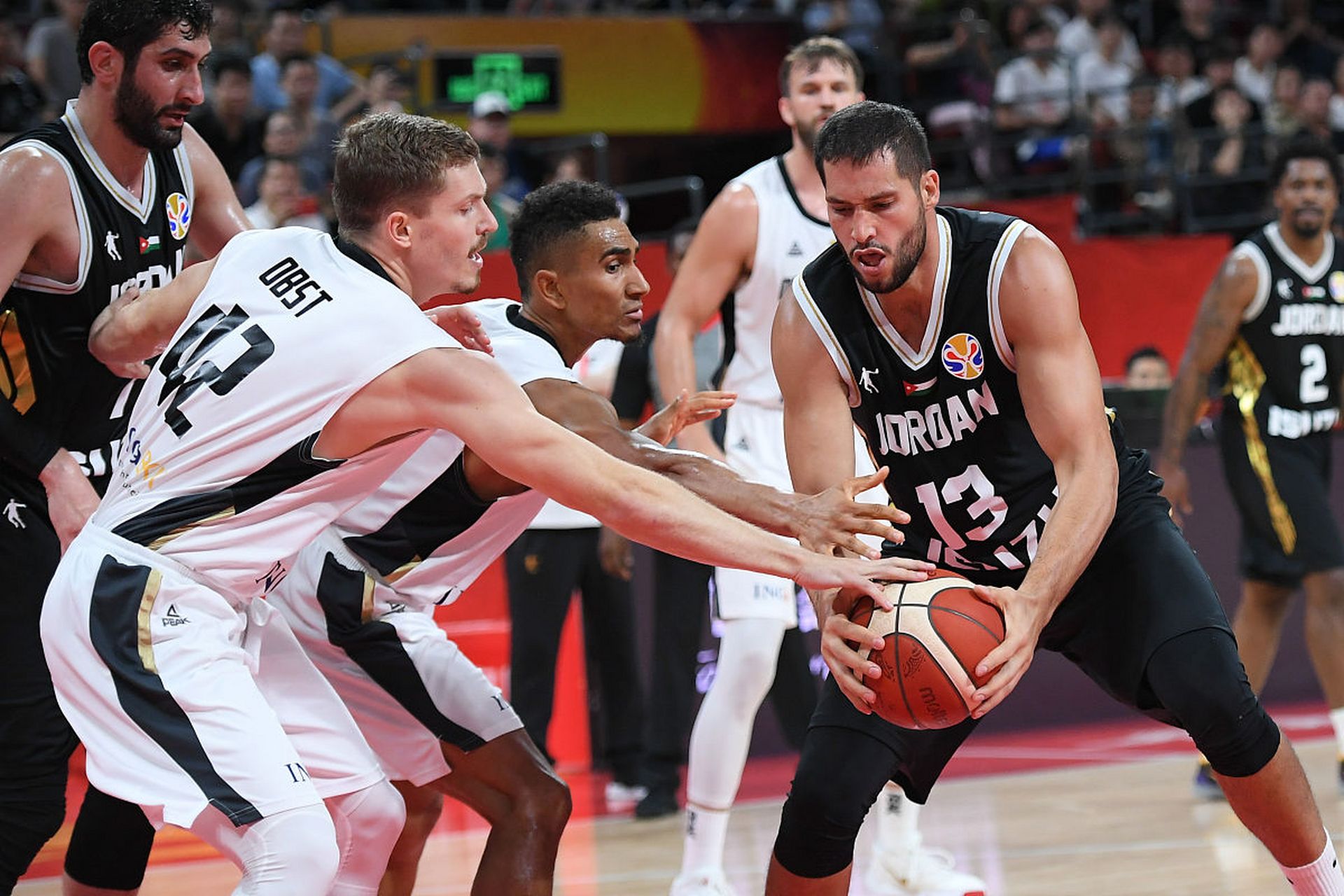 包含胜者为王！篮球巨星云集一堂掀起狂潮的词条